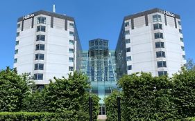 Hilton Paris Charles De Gaulle Airport 4*