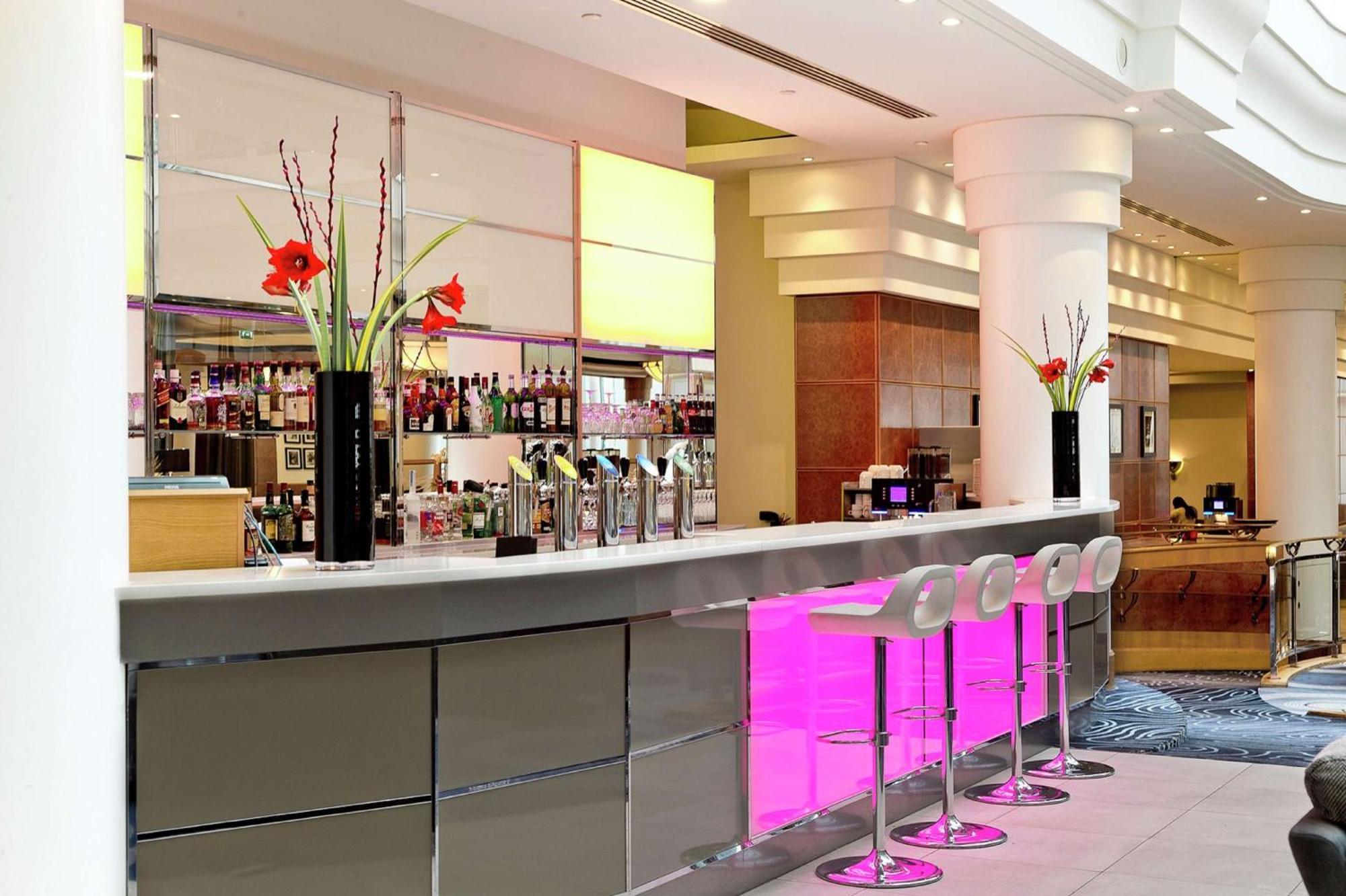 Hilton Paris Charles De Gaulle Airport Hotel Le Mesnil-Amelot Exterior photo