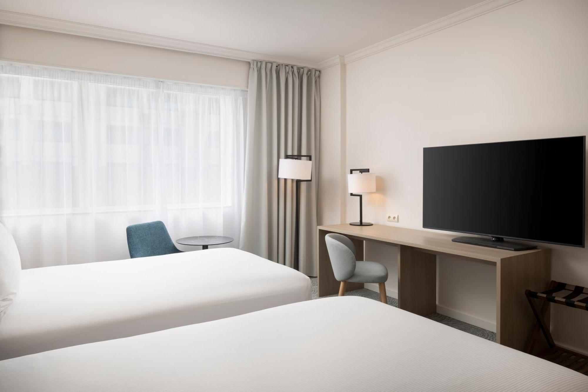 Hilton Paris Charles De Gaulle Airport Hotel Le Mesnil-Amelot Exterior photo